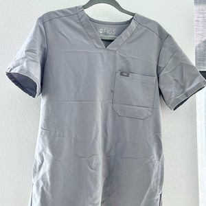 Figs - Men’s grey scrub top - Size XS